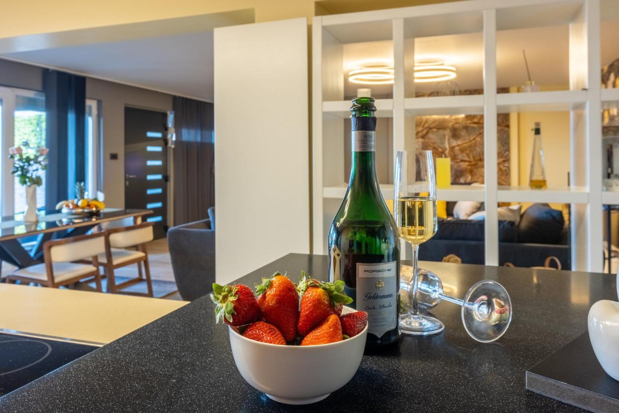 Panoramica Apartment With Whirlpool ซริกเวนิซา ภายนอก รูปภาพ