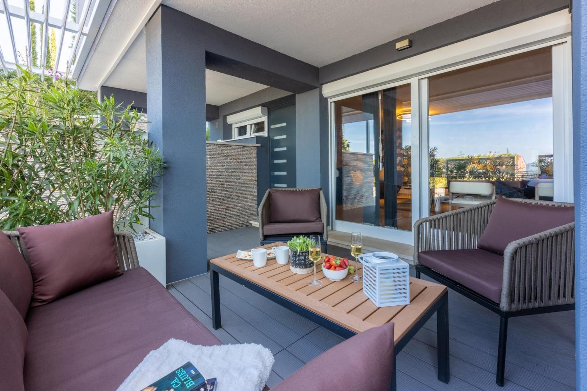 Panoramica Apartment With Whirlpool ซริกเวนิซา ภายนอก รูปภาพ